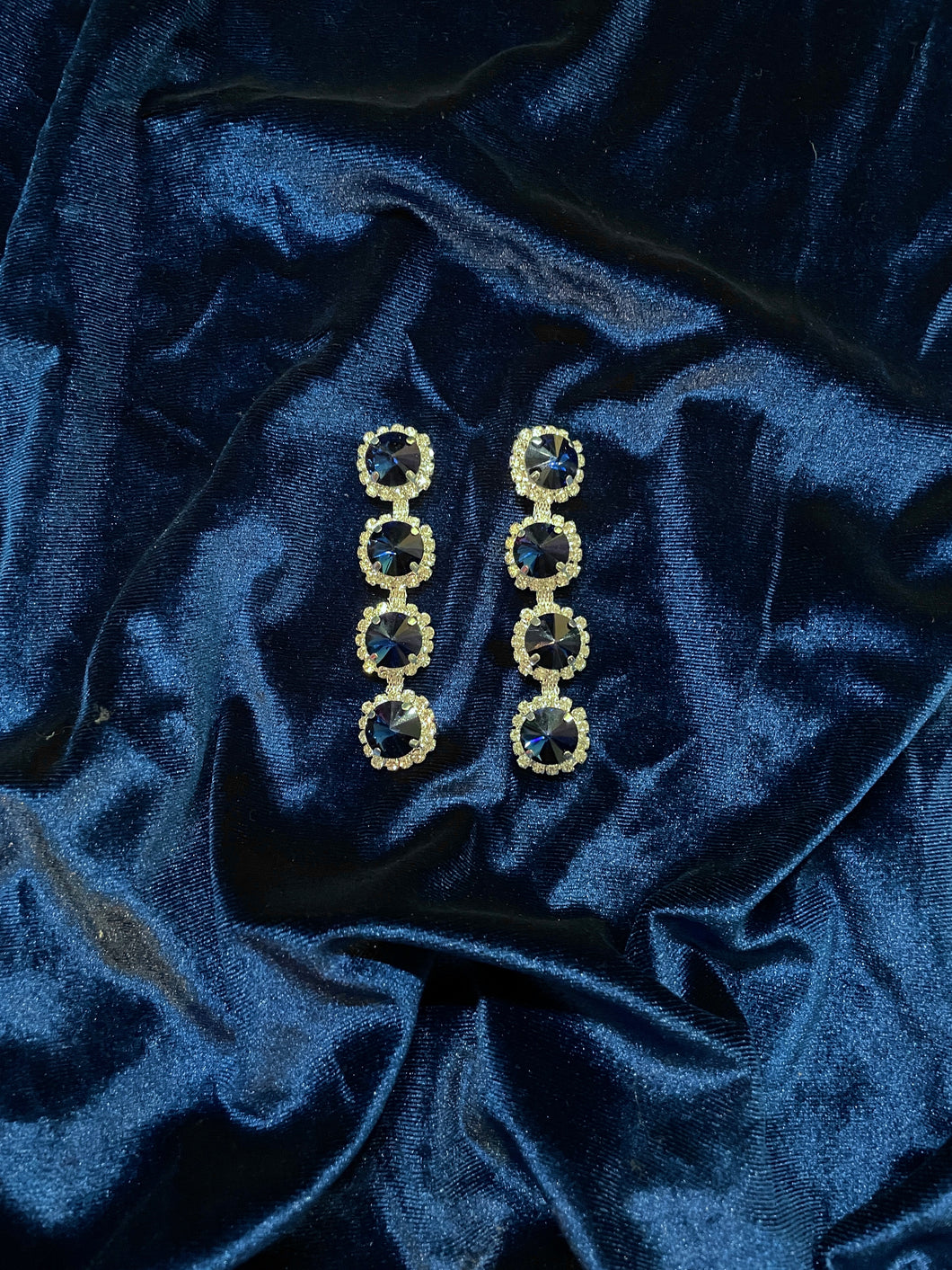 Sapphire Bleu | Round-Cut Dangles